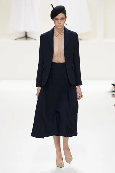 Look 14